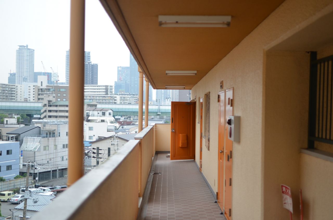 マンションの共用廊下の様子。(2012-07-13,共用部,OTHER,6F)