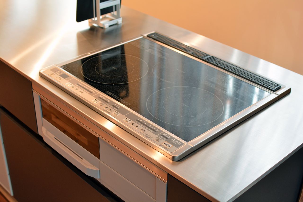 IHヒーターの様子。(2022-04-01,共用部,KITCHEN,1F)