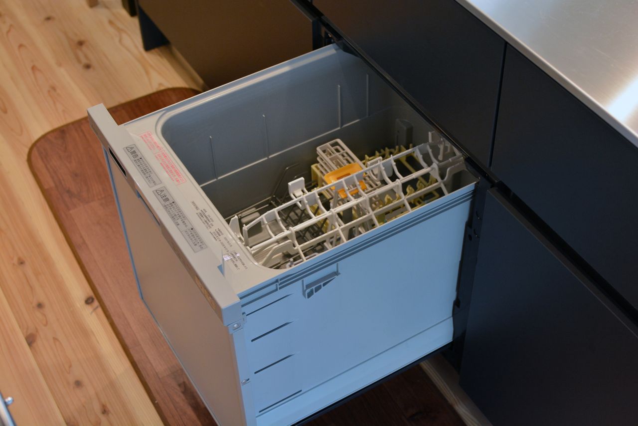 食器洗浄機の様子。(2022-04-01,共用部,KITCHEN,1F)