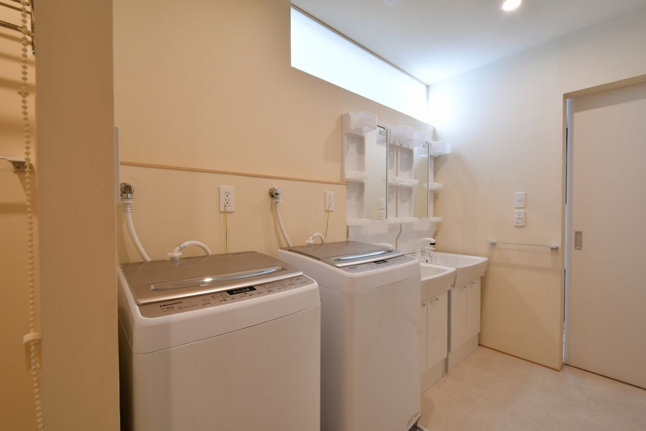 洗濯機の様子。(2022-04-01,共用部,LAUNDRY,2F)