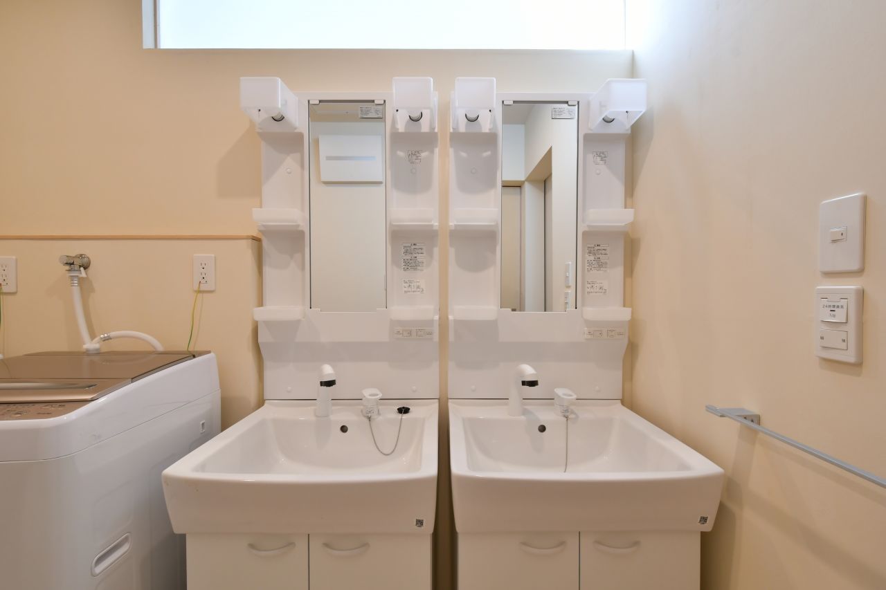 洗面台の様子。(2022-04-01,共用部,WASHSTAND,2F)