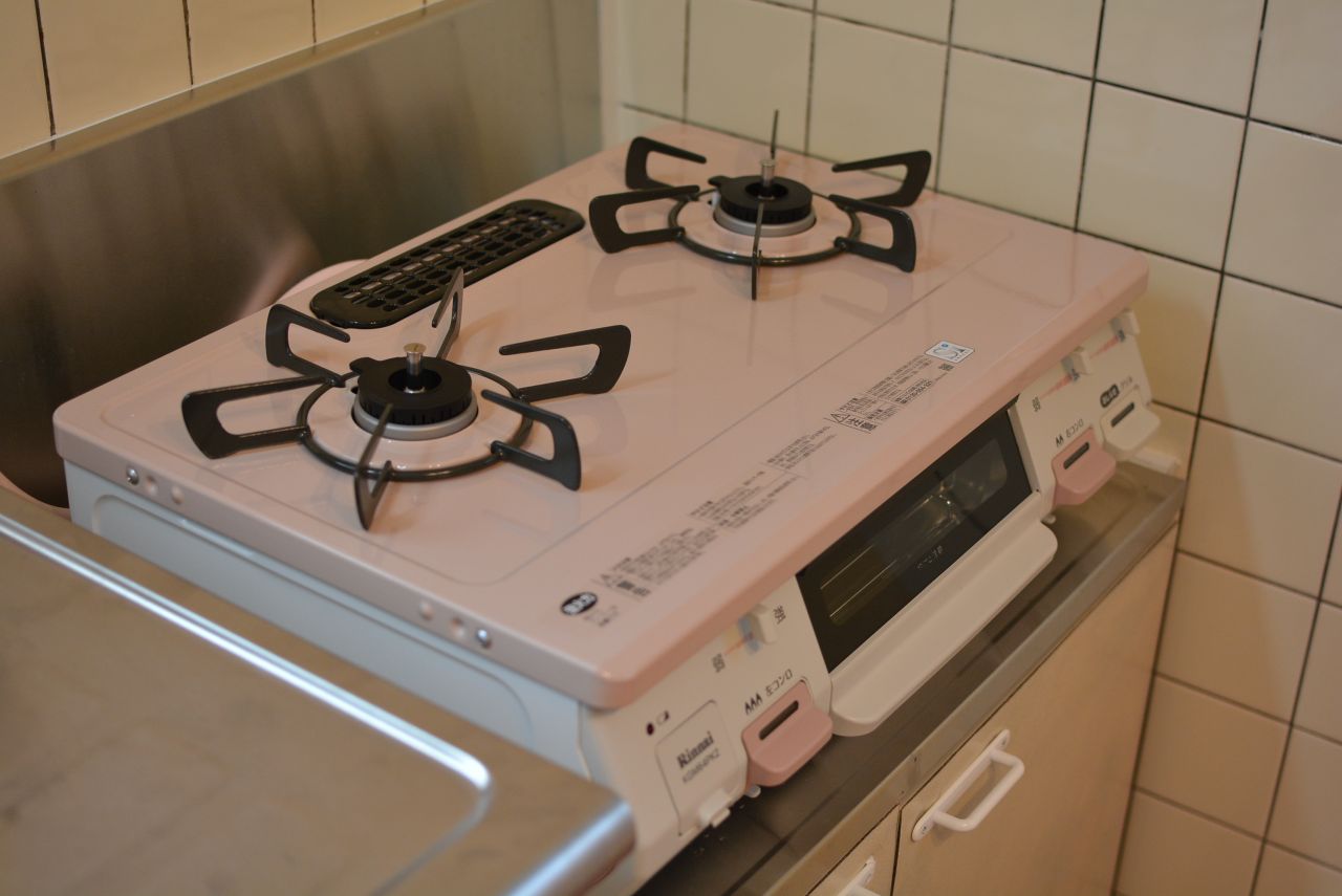 ガスコンロは2口です。(2020-03-10,共用部,KITCHEN,1F)