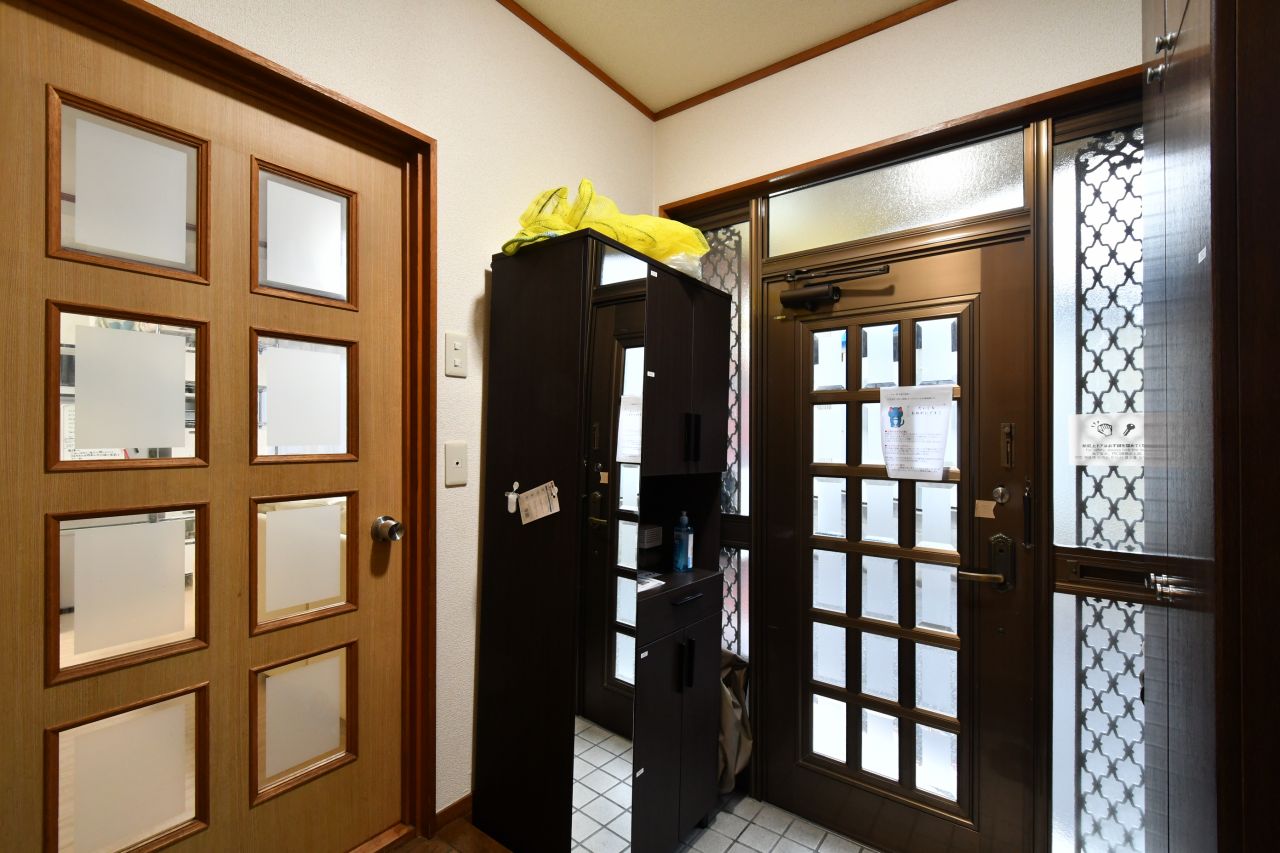 玄関周辺の様子。(2020-10-22,周辺環境,ENTRANCE,1F)