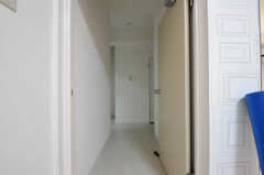 リビングから見た301～304号室へ続く廊下の様子。（フィットネス）(2011-09-21,共用部,OTHER,3F)