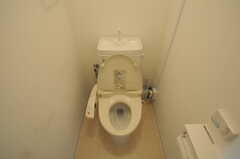 ウォシュレット付きトイレの様子。（クッキング）(2011-11-09,共用部,TOILET,12F)