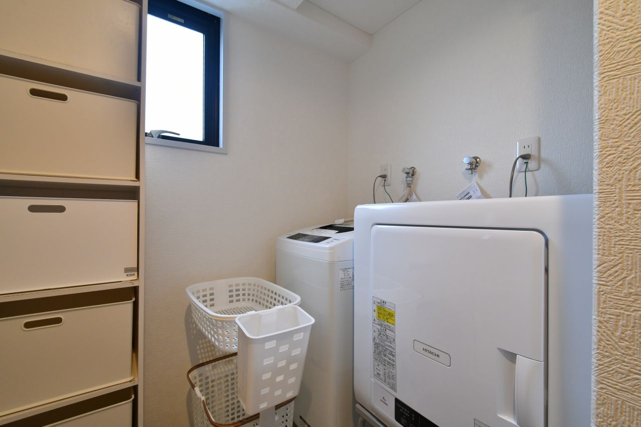 洗濯機と乾燥機の様子。(2020-10-22,共用部,LAUNDRY,4F)