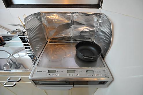 IHコンロの様子。(2012-08-18,共用部,KITCHEN,2F)
