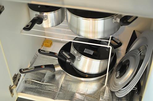 シンク下には調理器具が収納されています。(2012-08-18,共用部,KITCHEN,2F)