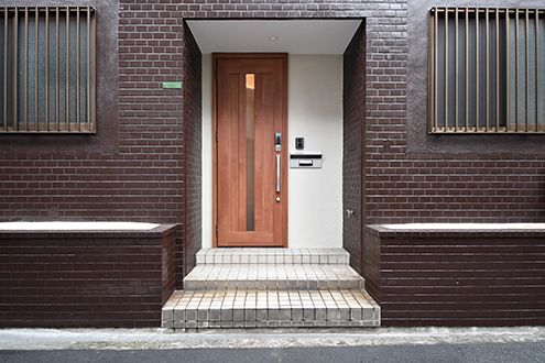 玄関ドアの様子。(2016-11-14,周辺環境,ENTRANCE,1F)