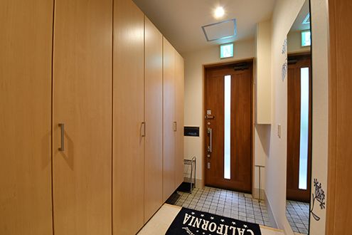 内部から見た玄関まわりの様子。(2016-11-14,周辺環境,ENTRANCE,1F)