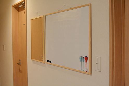 インフォメーションボードの様子。(2016-11-14,共用部,LIVINGROOM,1F)