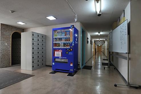 自動販売機の様子。(2013-05-21,共用部,OTHER,1F)