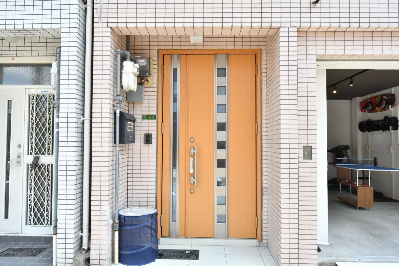 シェアハウスの玄関。(2021-06-23,周辺環境,ENTRANCE,1F)