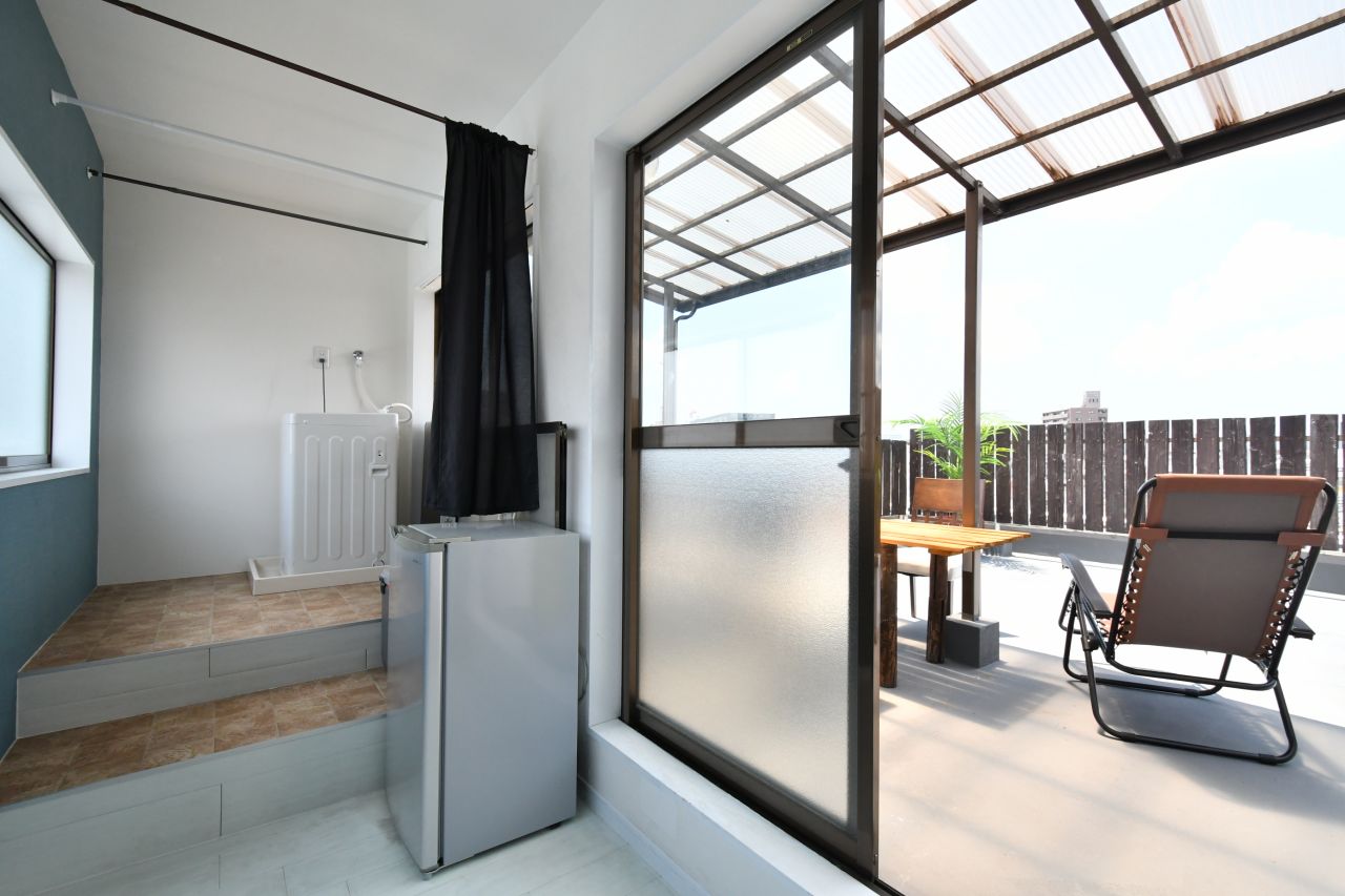 屋上に続く引き戸の様子。(2021-06-23,共用部,OTHER,5F)