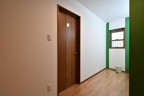 専有部のドア。（103号室）|1F 部屋