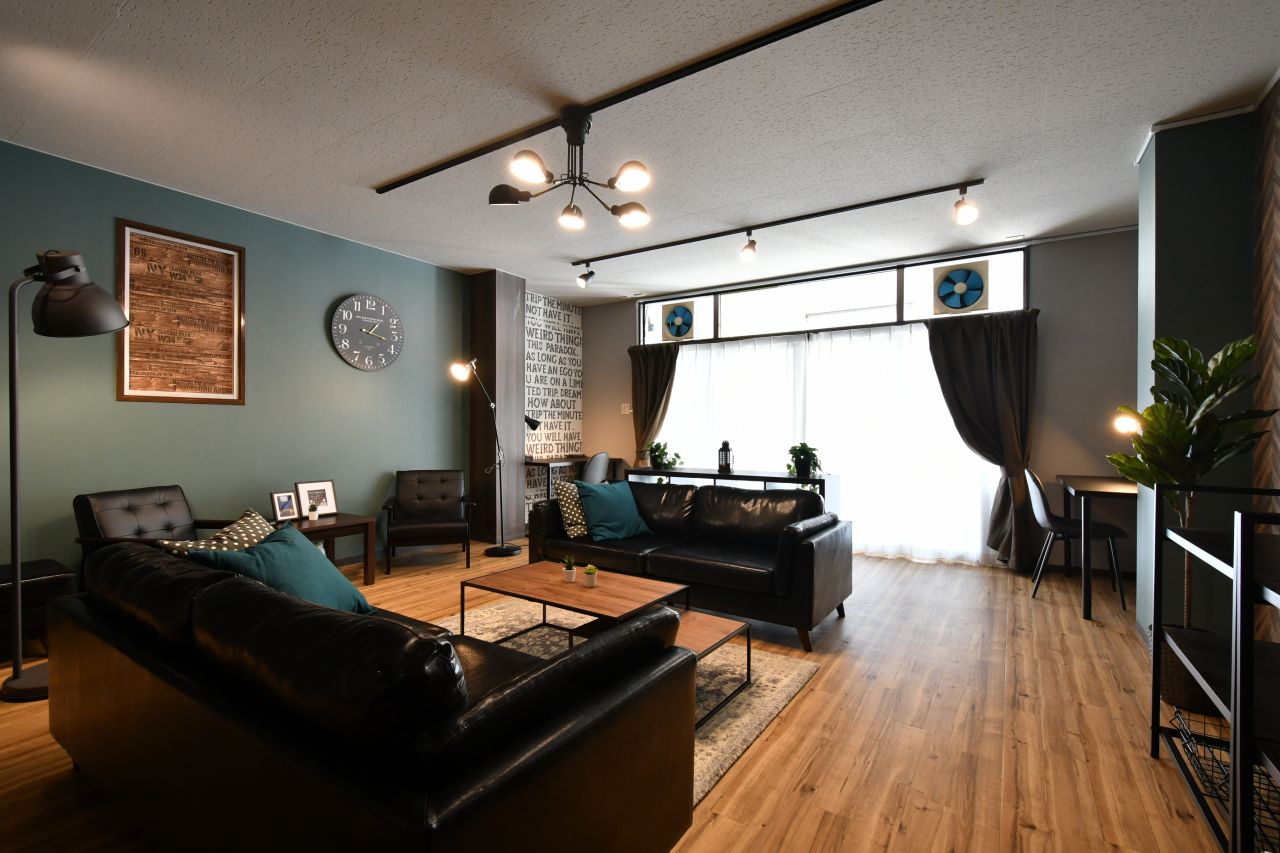 廊下側から見たコミュニティスペースの様子。(2020-12-17,共用部,LIVINGROOM,1F)