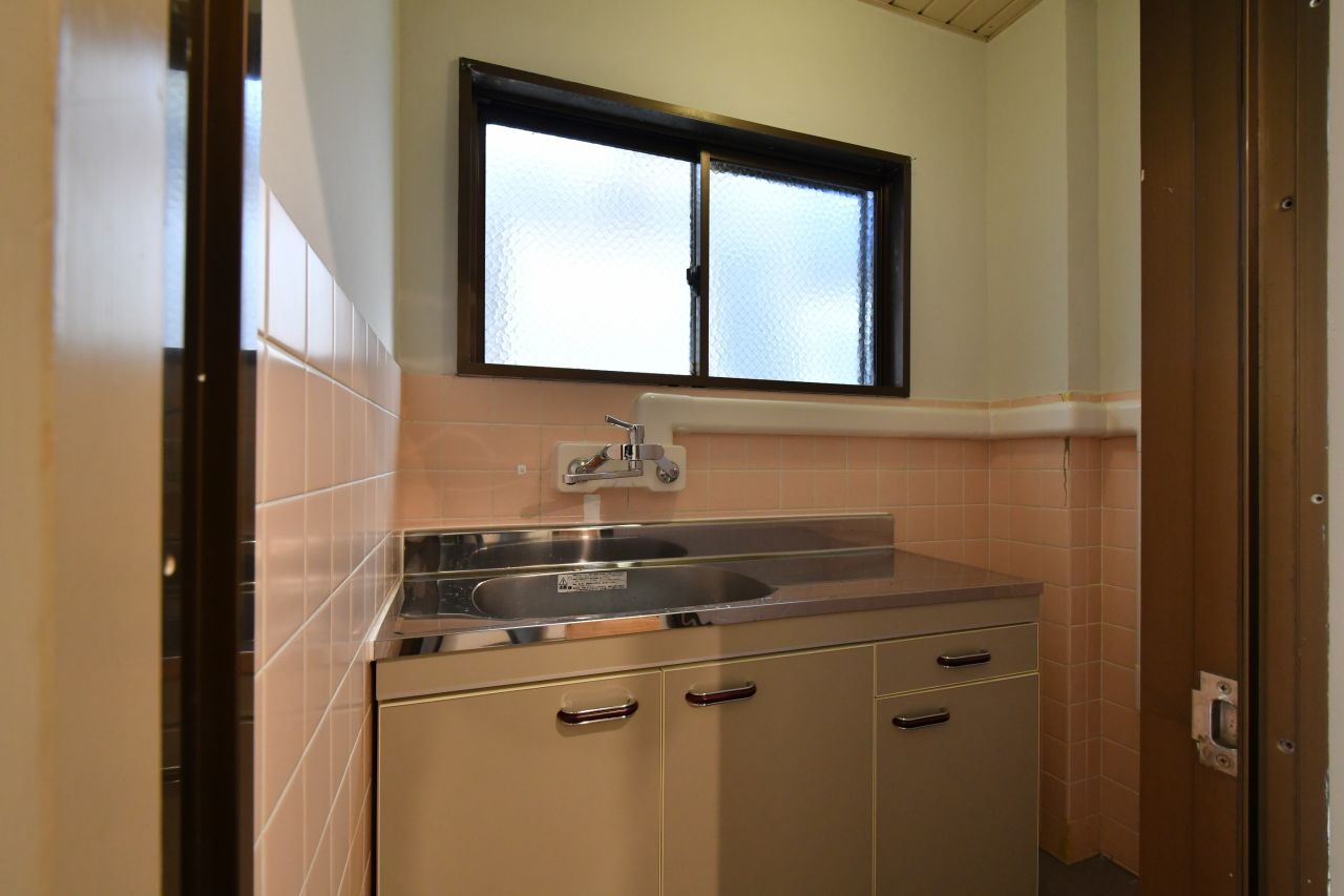 コミュニティスペース脇にある洗面台。(2020-12-17,共用部,WASHSTAND,1F)