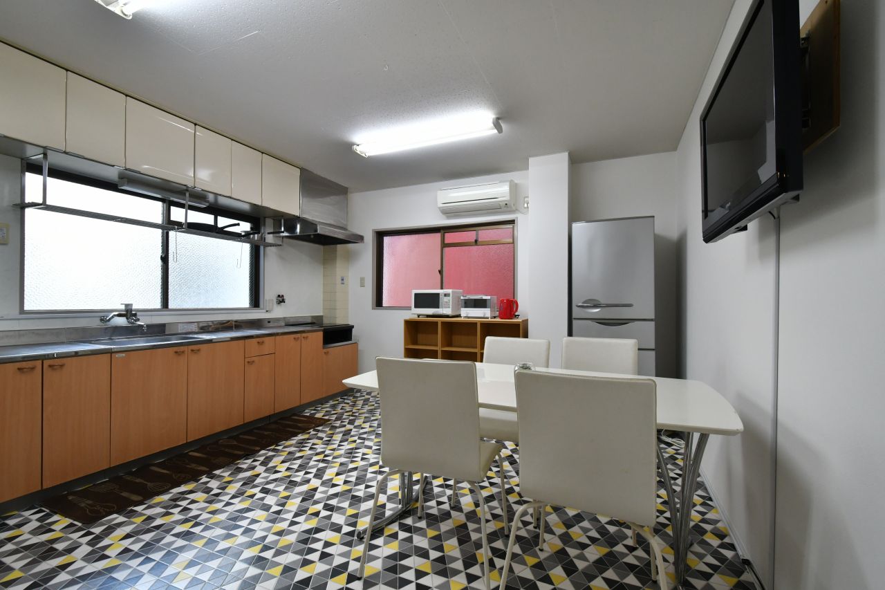 キッチンとダイニングの様子。(2020-12-17,共用部,LIVINGROOM,2F)
