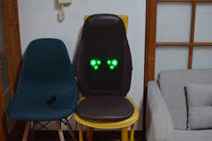 椅子に置いて使えるマッサージ機。入居者さんにも好評だそうです。(2022-03-31,共用部,LIVINGROOM,1F)