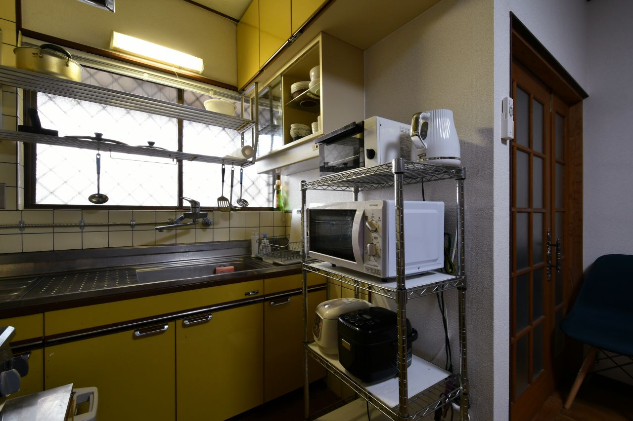 キッチン家電の様子。(2022-03-31,共用部,KITCHEN,1F)