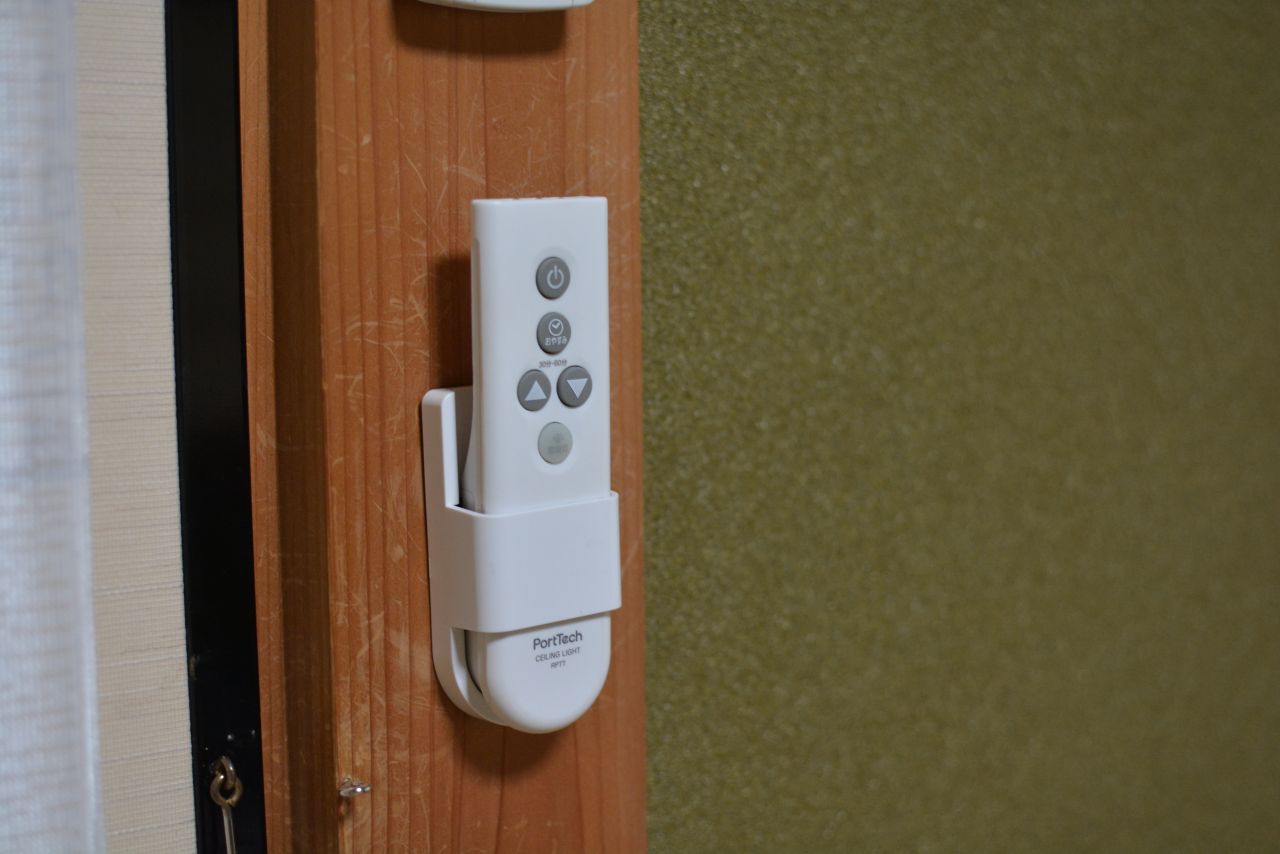 天井照明はリモコンで操作できます。（201号室）(2022-03-31,専有部,ROOM,2F)