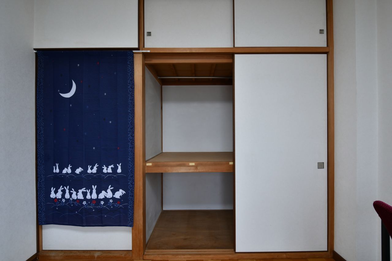 押入れの様子。（302号室）(2022-03-31,専有部,ROOM,3F)