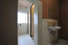 シャワールームの様子2。(2013-09-12,共用部,BATH,1F)