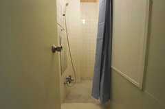 シャワールームの中の様子。(2013-09-12,共用部,BATH,1F)