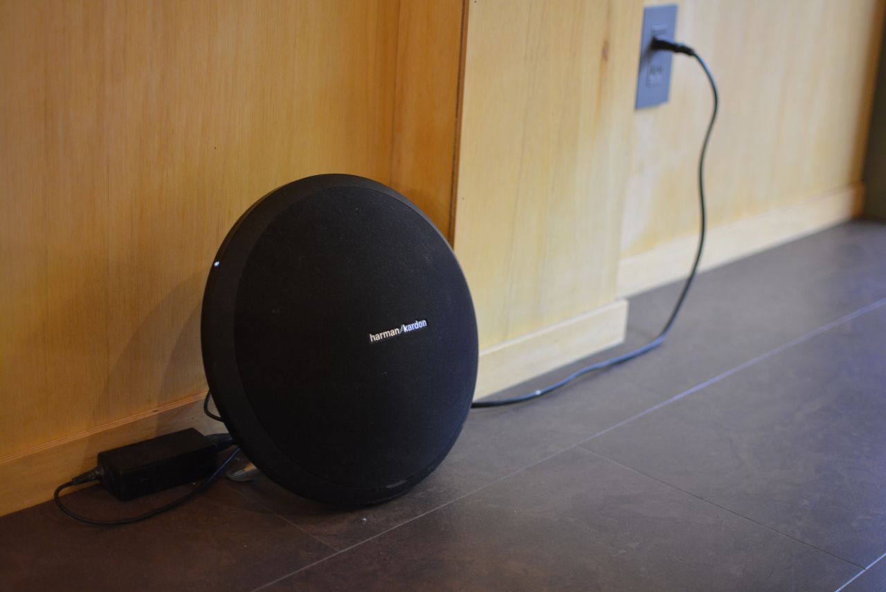 スピーカーが設置されています。(2020-07-01,共用部,LIVINGROOM,2F)