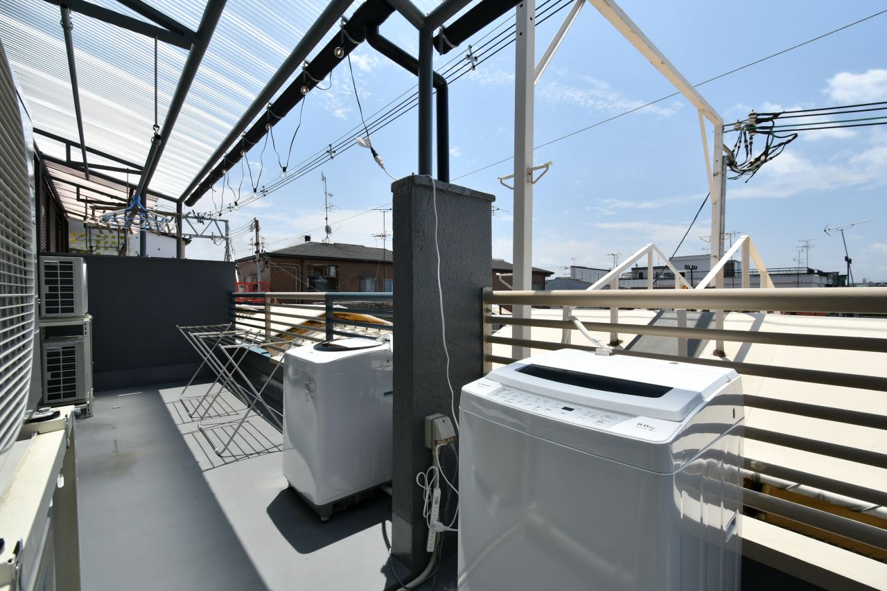 洗濯機が置かれています。(2020-07-01,共用部,LAUNDRY,3F)