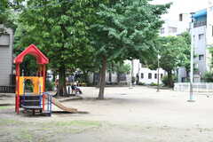 シェアハウス前の公園。(2020-07-07,共用部,ENVIRONMENT,1F)