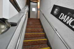 階段で玄関のある3Fへ上ります。(2020-07-07,共用部,OTHER,1F)