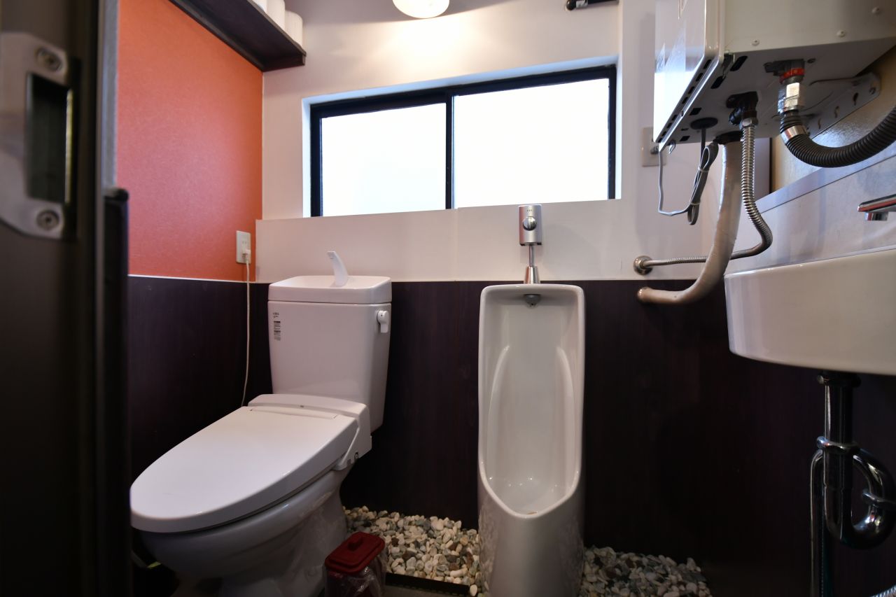 男性用トイレの様子。(2017-08-30,共用部,TOILET,3F)