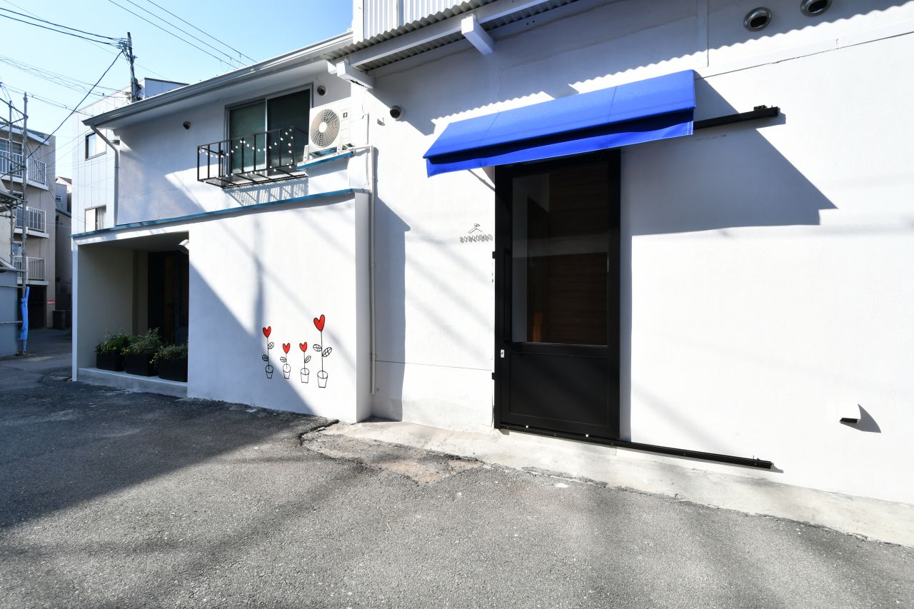 シェアハウスのエントランス。(2020-11-18,周辺環境,ENTRANCE,1F)