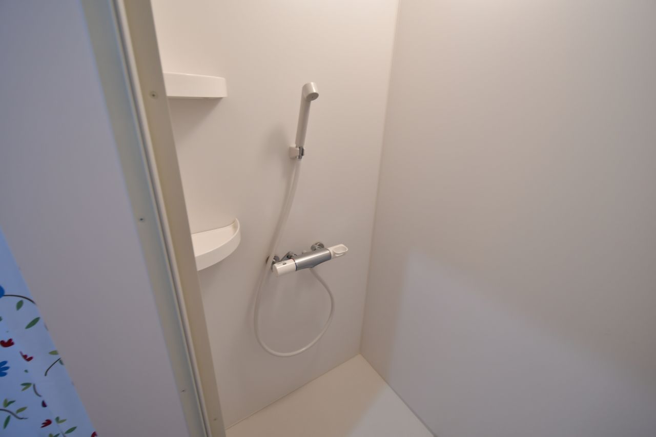 シャワールームの様子。(2020-11-18,共用部,BATH,1F)