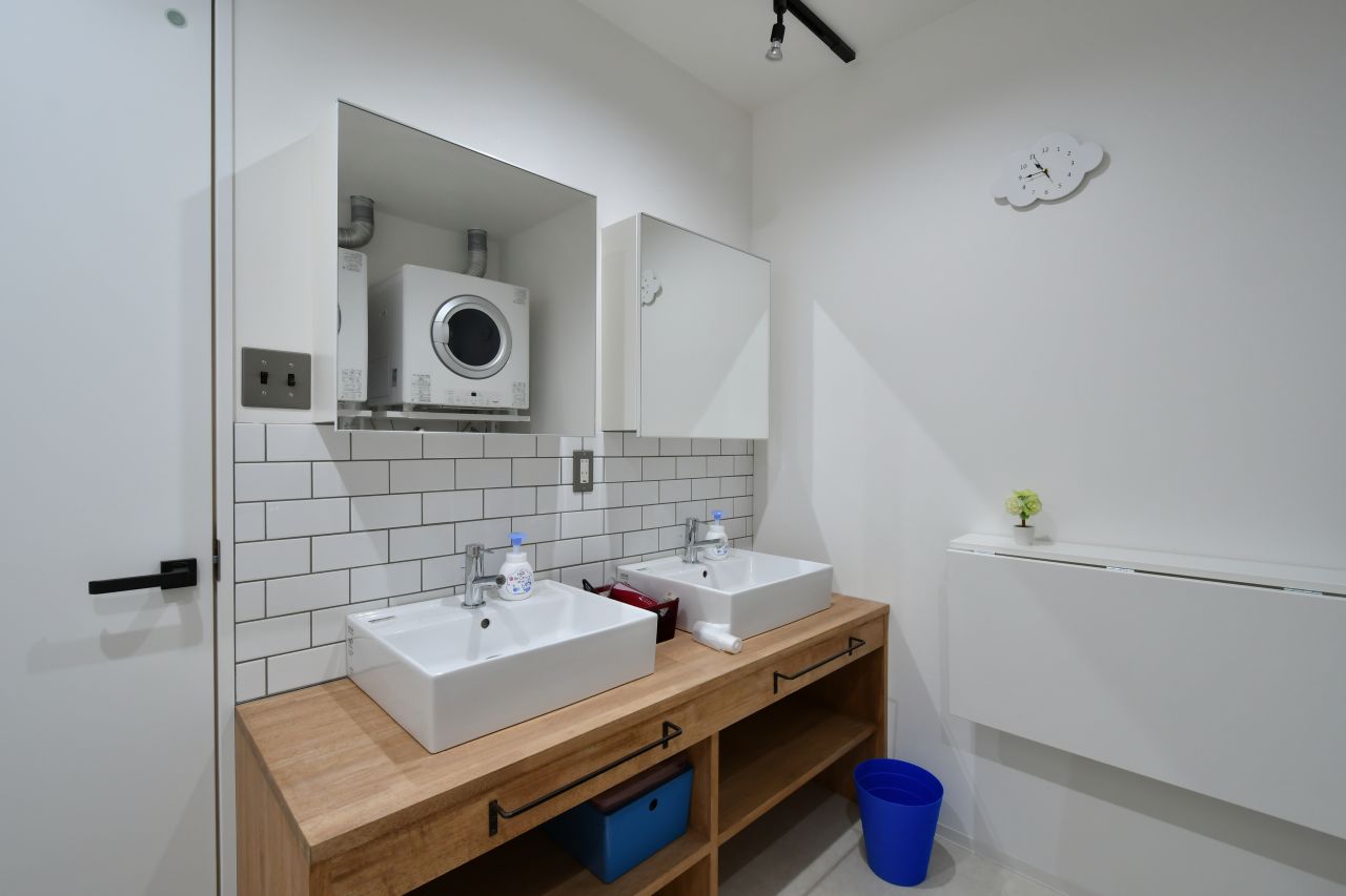 洗面台の様子。(2020-11-18,共用部,WASHSTAND,1F)