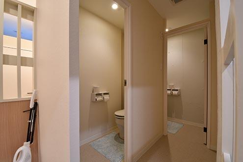 ウォシュレット付きトイレが2室用意されています。|3F トイレ