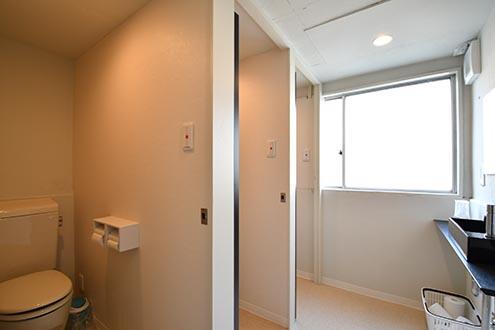 トイレは3室並んでいます。|3F トイレ