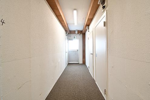 廊下の様子。奥が屋上です。(2017-02-06,共用部,OTHER,4F)