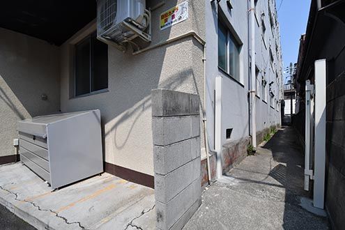 駐輪場は突き当たり左手です。(2017-03-29,共用部,OTHER,1F)