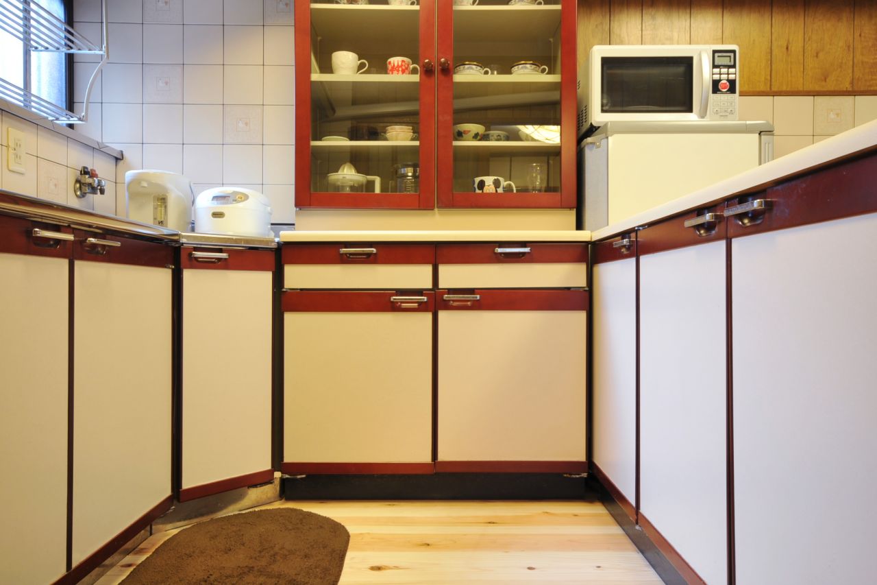キッチン下の収納はたっぷりめ。(2012-03-24,共用部,KITCHEN,1F)