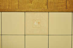 キッチンに貼られたタイルがキュート。(2012-03-24,共用部,KITCHEN,1F)