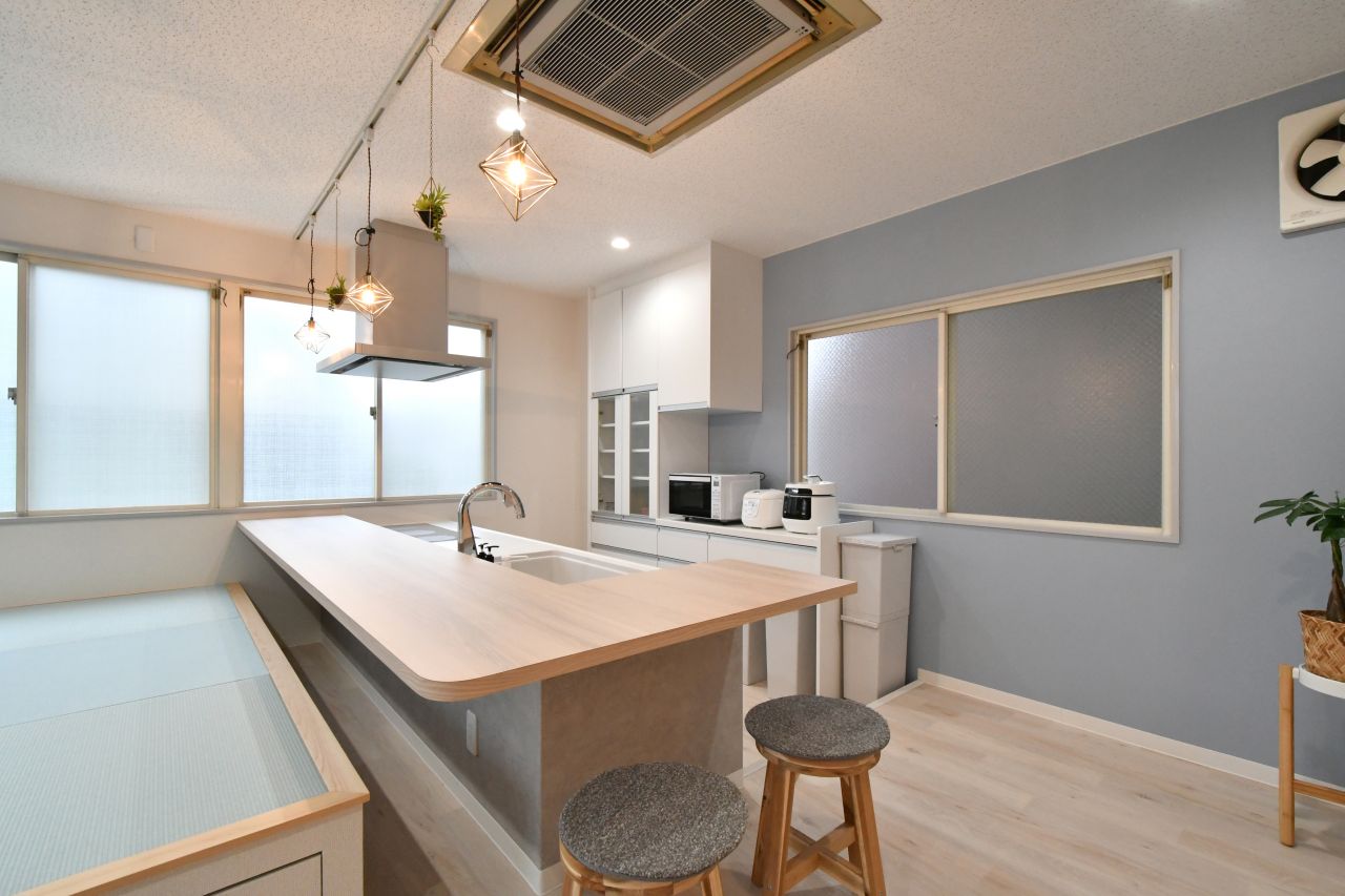 キッチンが併設されています。(2022-11-23,共用部,KITCHEN,2F)