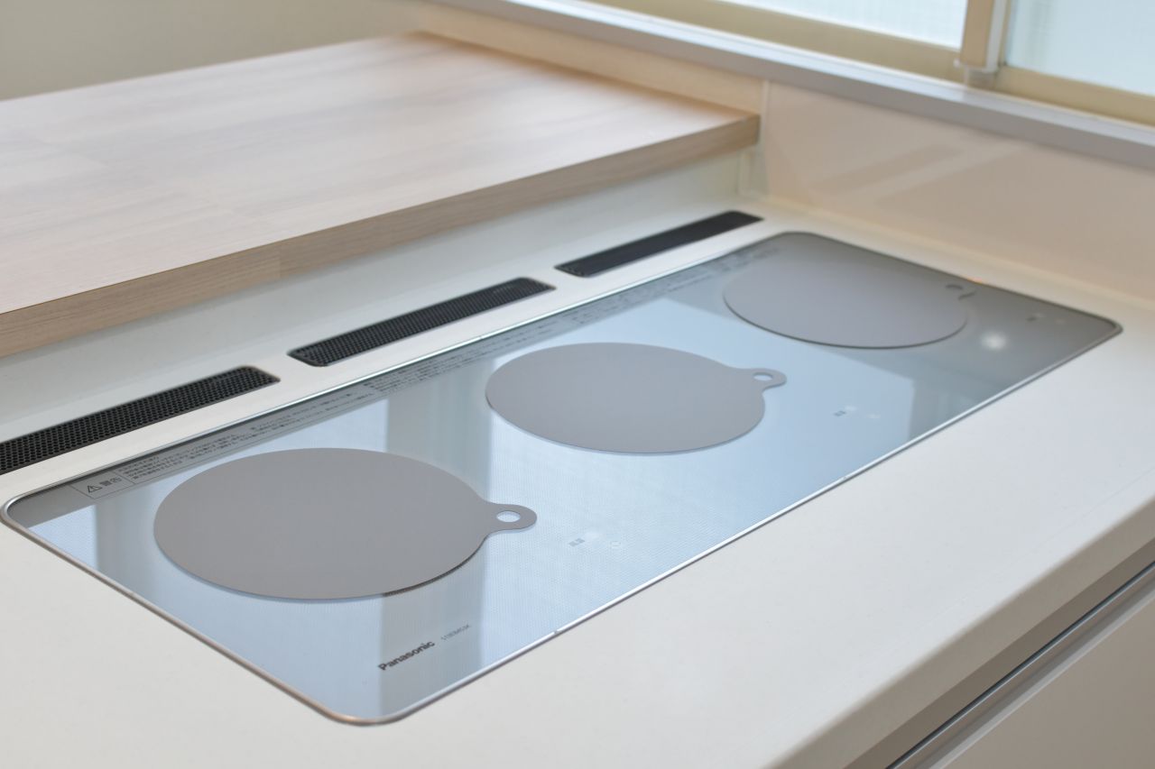 IHヒーターの様子。(2022-11-23,共用部,KITCHEN,2F)