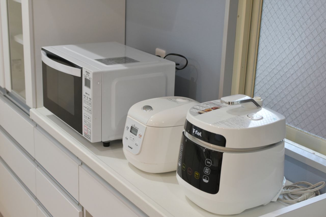 キッチン家電の様子。(2022-11-23,共用部,KITCHEN,2F)
