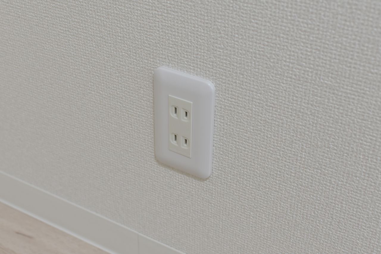 コンセントの様子。（302号室）(2022-11-23,専有部,ROOM,3F)