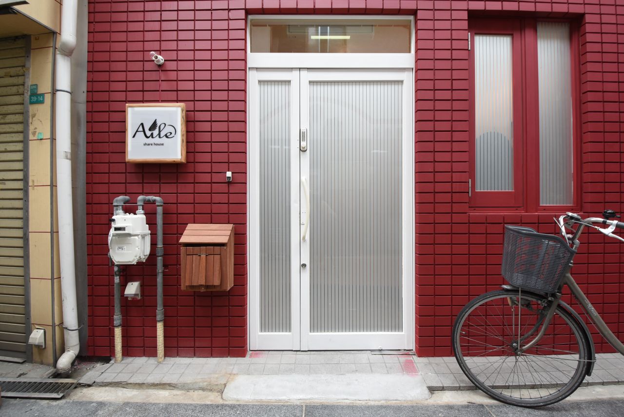 玄関の様子。(2016-05-25,周辺環境,ENTRANCE,1F)