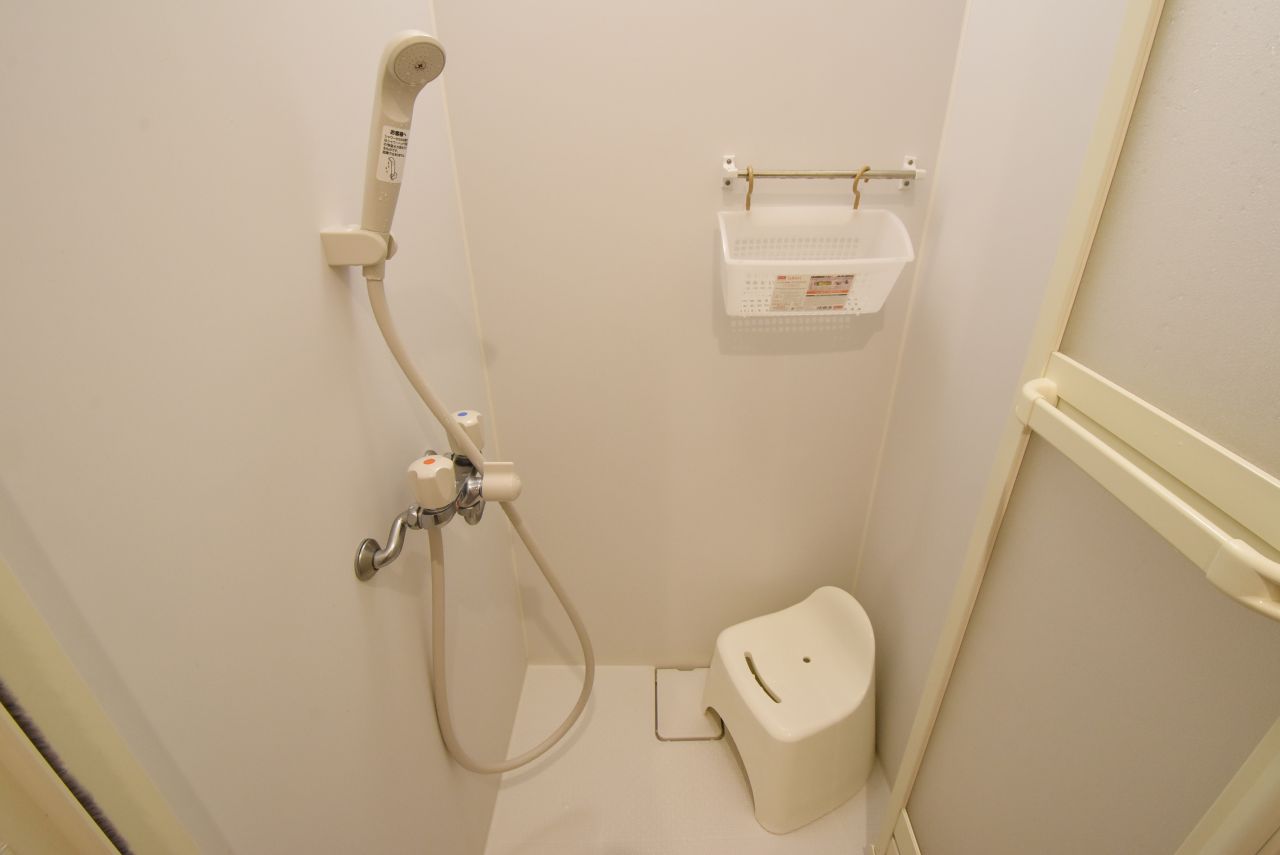 シャワールームの様子。(2016-05-25,共用部,BATH,2F)