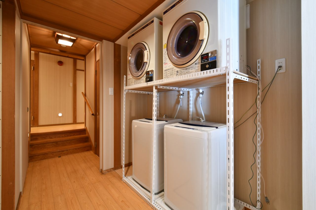 洗濯機と乾燥機の様子。(2018-02-14,共用部,LAUNDRY,1F)