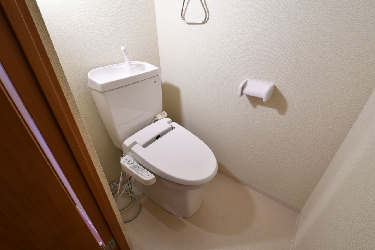 女性専用ウォシュレット付きトイレの様子。(2018-02-14,共用部,TOILET,1F)